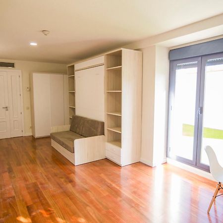 Apartamentos Plaza De Santiago - Estudios Turisticos - 1 Llave Pinto Exterior photo