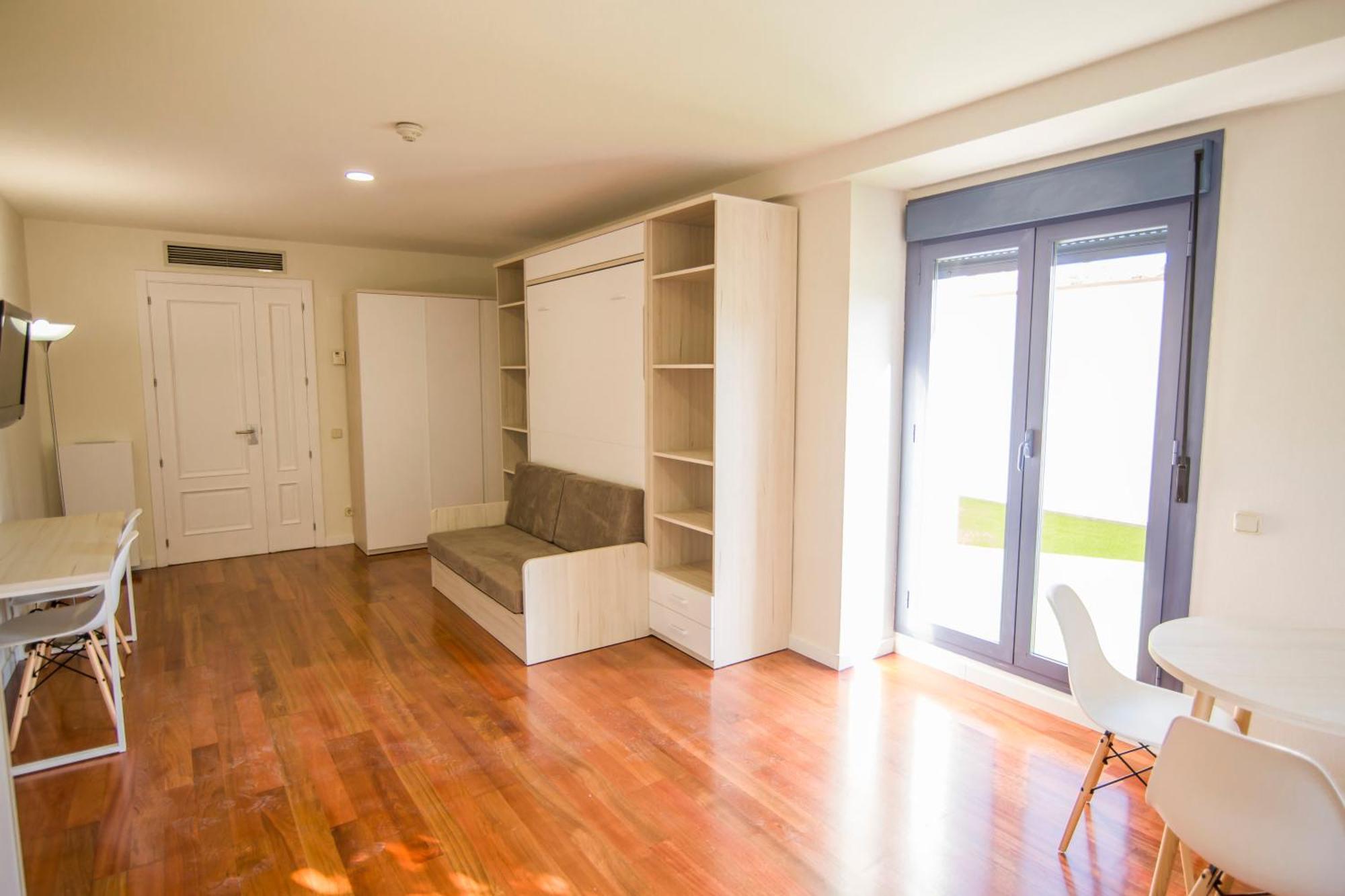 Apartamentos Plaza De Santiago - Estudios Turisticos - 1 Llave Pinto Exterior photo