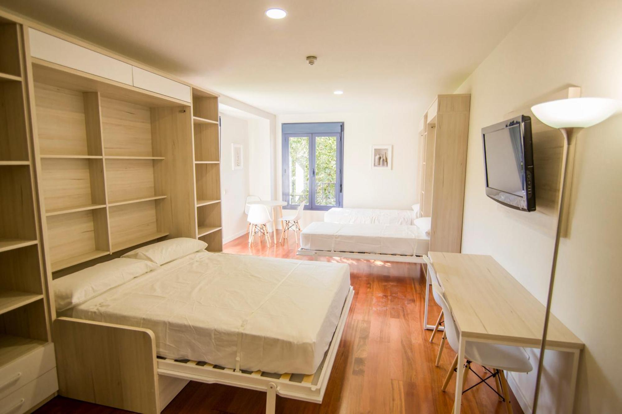 Apartamentos Plaza De Santiago - Estudios Turisticos - 1 Llave Pinto Exterior photo