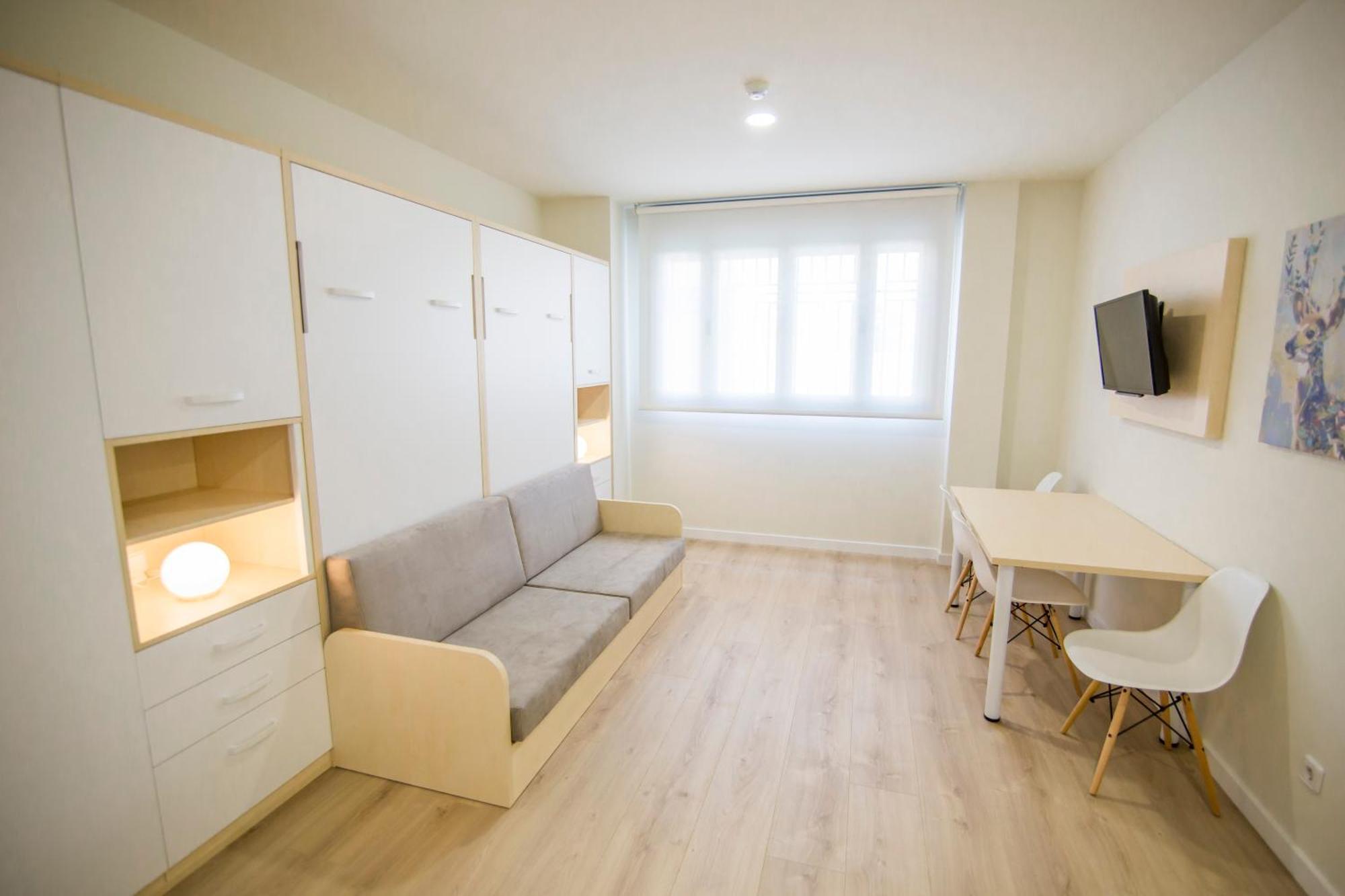 Apartamentos Plaza De Santiago - Estudios Turisticos - 1 Llave Pinto Exterior photo