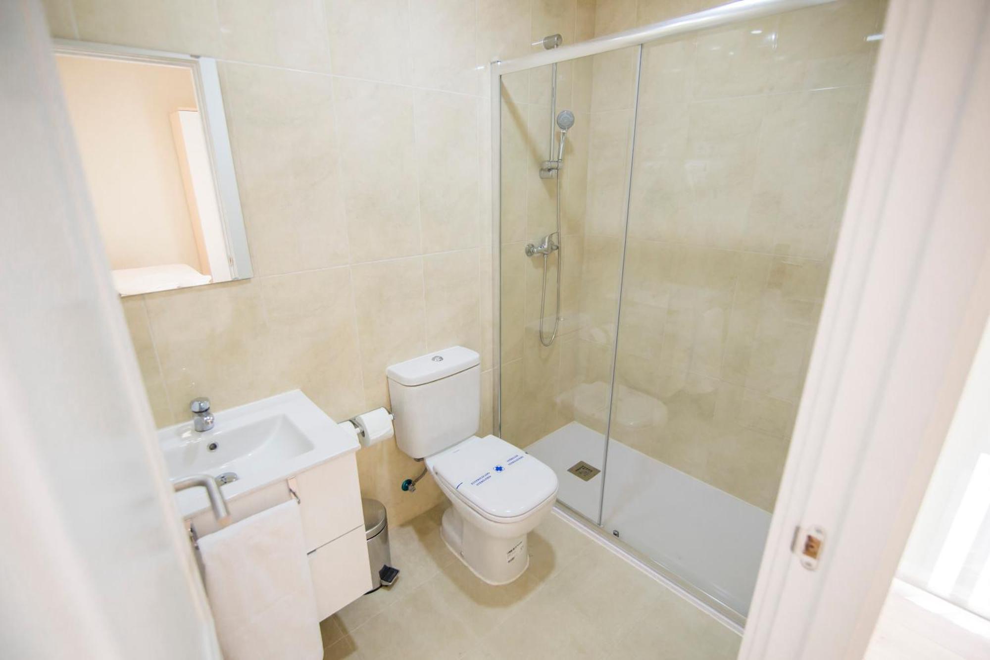 Apartamentos Plaza De Santiago - Estudios Turisticos - 1 Llave Pinto Exterior photo