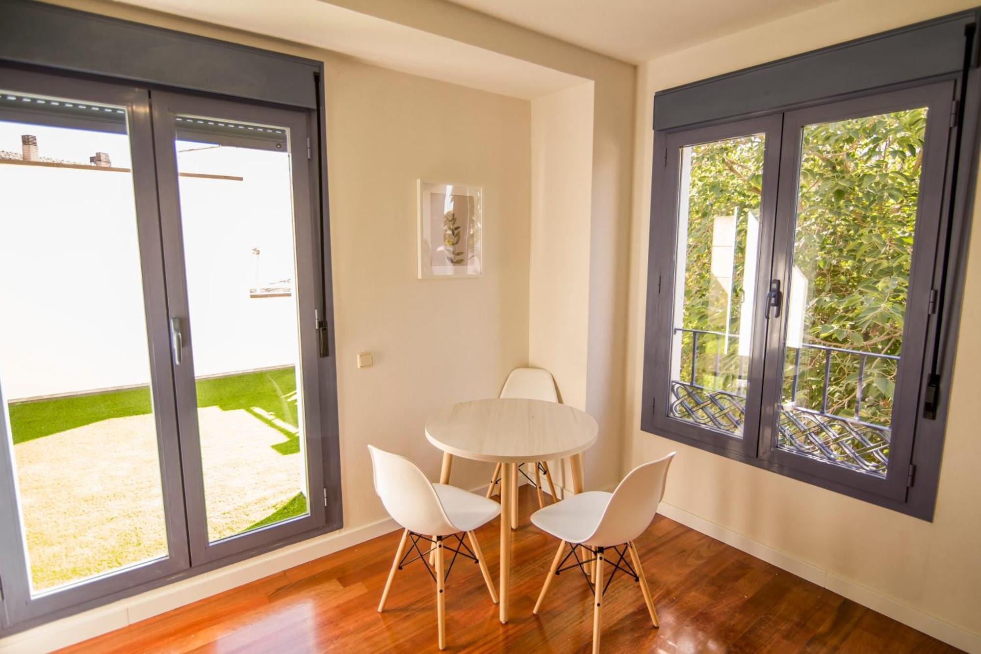 Apartamentos Plaza De Santiago - Estudios Turisticos - 1 Llave Pinto Exterior photo