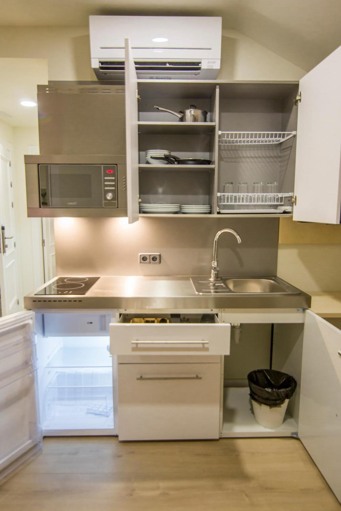 Apartamentos Plaza De Santiago - Estudios Turisticos - 1 Llave Pinto Exterior photo
